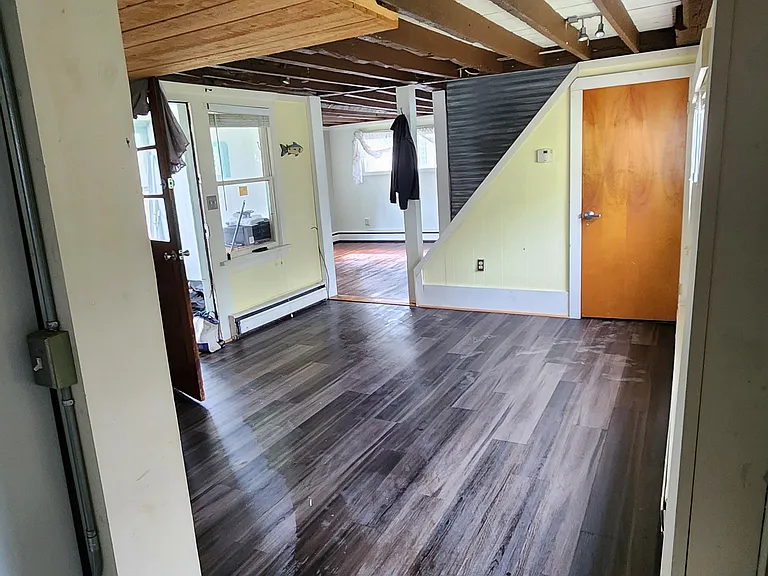 115 Sterling St — Photo 2