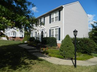 207 Edgewood Dr, Beaver, PA 15009
