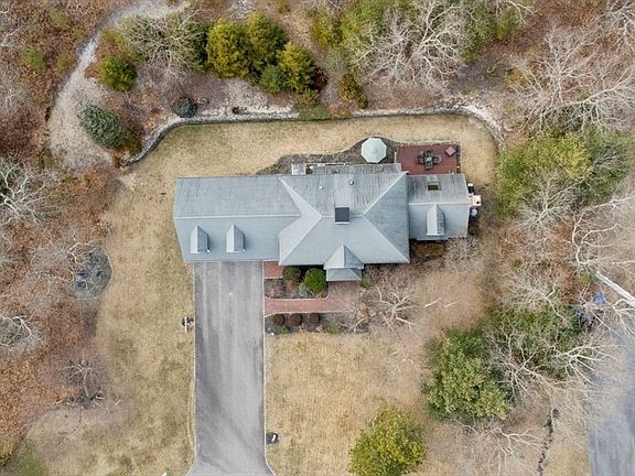 3rd image of 115 Watercourse Pl