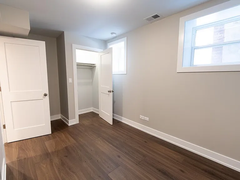 1456 W Foster Ave #G — Photo 8