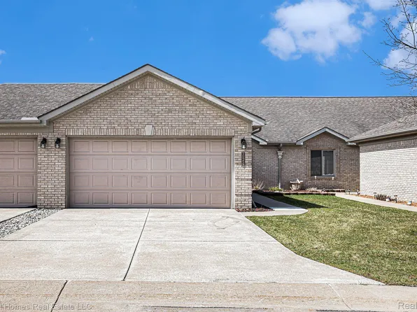35259 Silver Maple Dr, Clinton Township, MI 48035