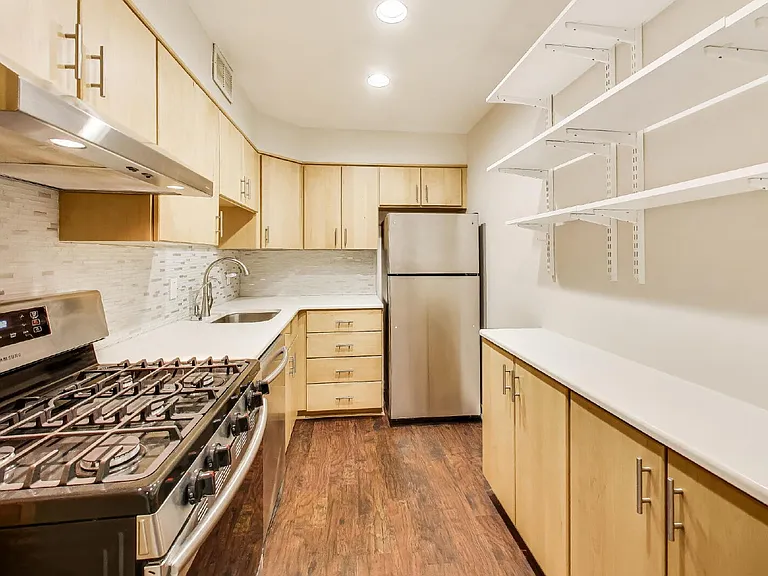 7420 Lakeview Dr #W205 — Photo 17
