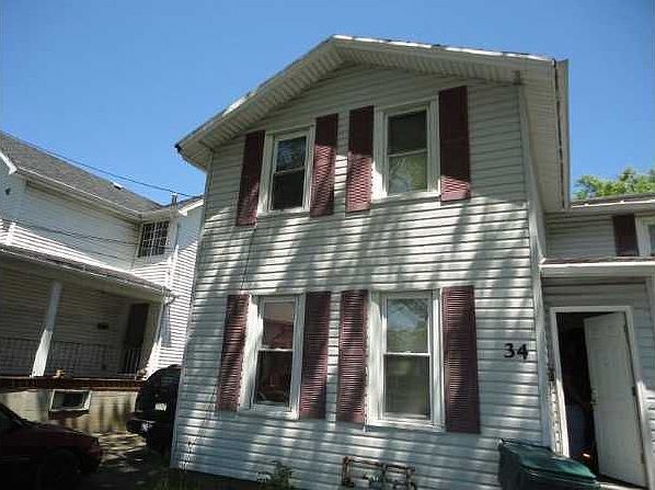 2nd image of 34 Woodward St