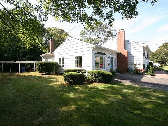 2nd image of 70 Oak St