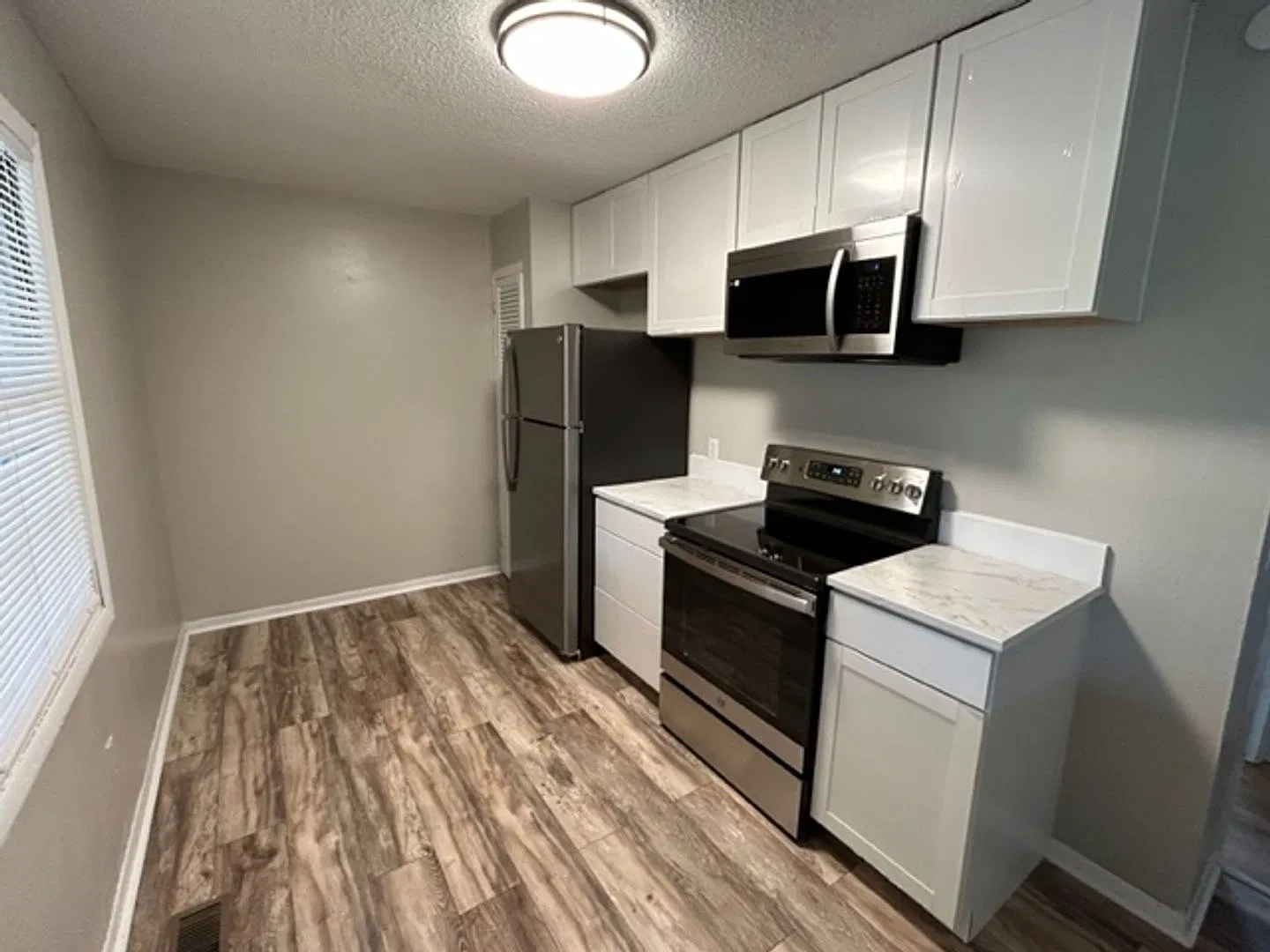 3 Bedrooms | Great Location | Ready to Welcome You Home! — Photo 2