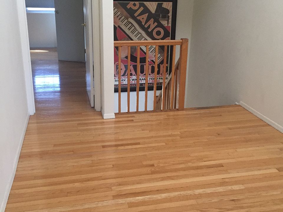 1st image of 105 Woodlake Dr W