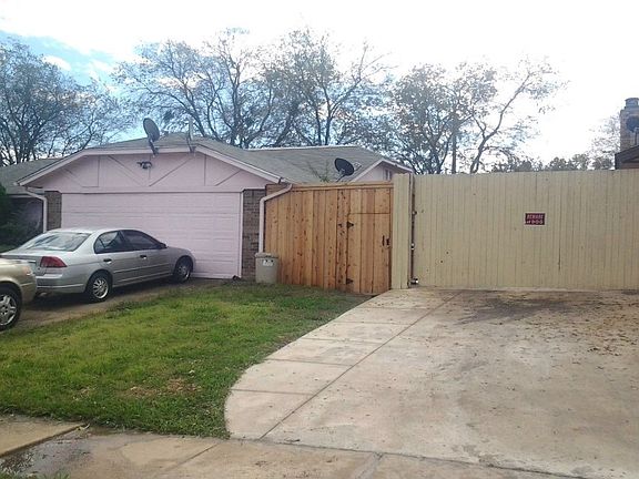 2nd image of 426 Thoreau Ln