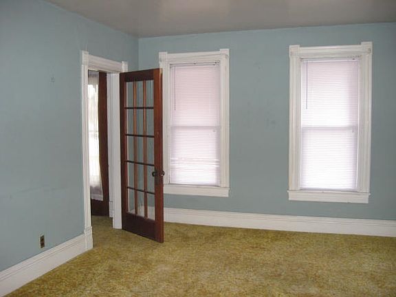 4th image of 722 Morris St