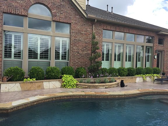 Pool & Patio
