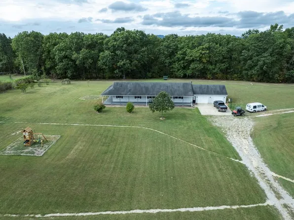 3811 Prussia Rd, Waverly, OH 45690
