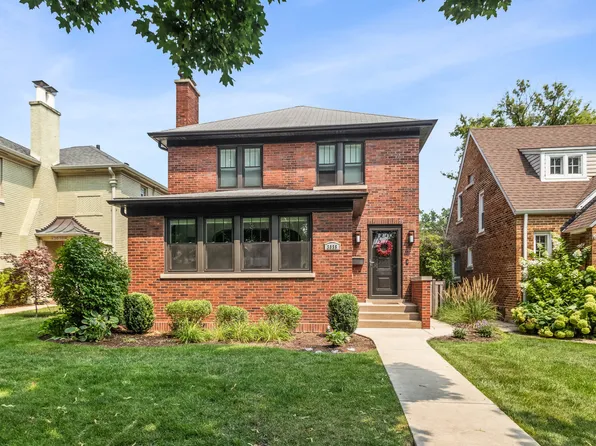 3035 Thayer St, Evanston, IL 60201