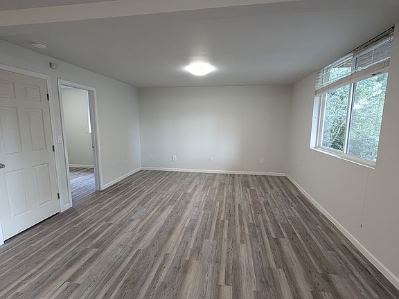 5th image of 3931 Harbel Dr NE #B