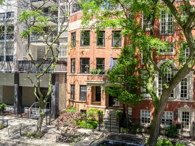 34 E Elm St APT 4, Chicago, IL, 60611