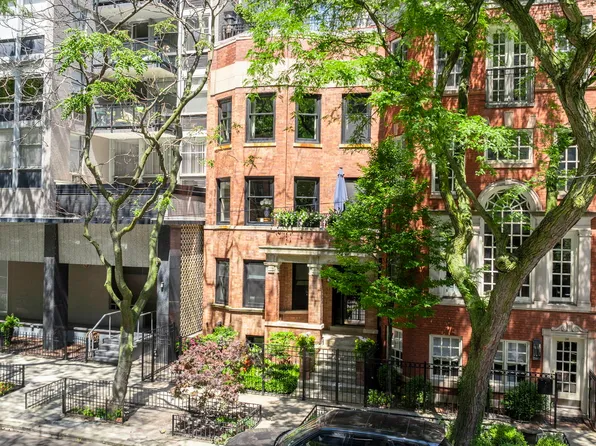 34 E Elm St APT 4, Chicago, IL 60611