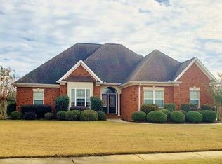 105 Grove Ct, Centerville, GA 31028