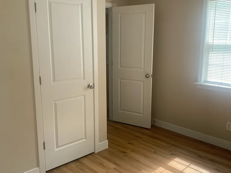 1718 California Ave — Photo 9