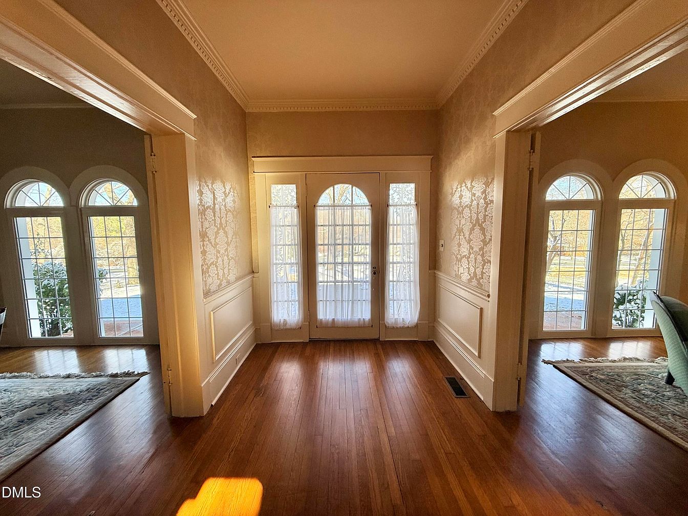 carousel photo #4 (MLS)