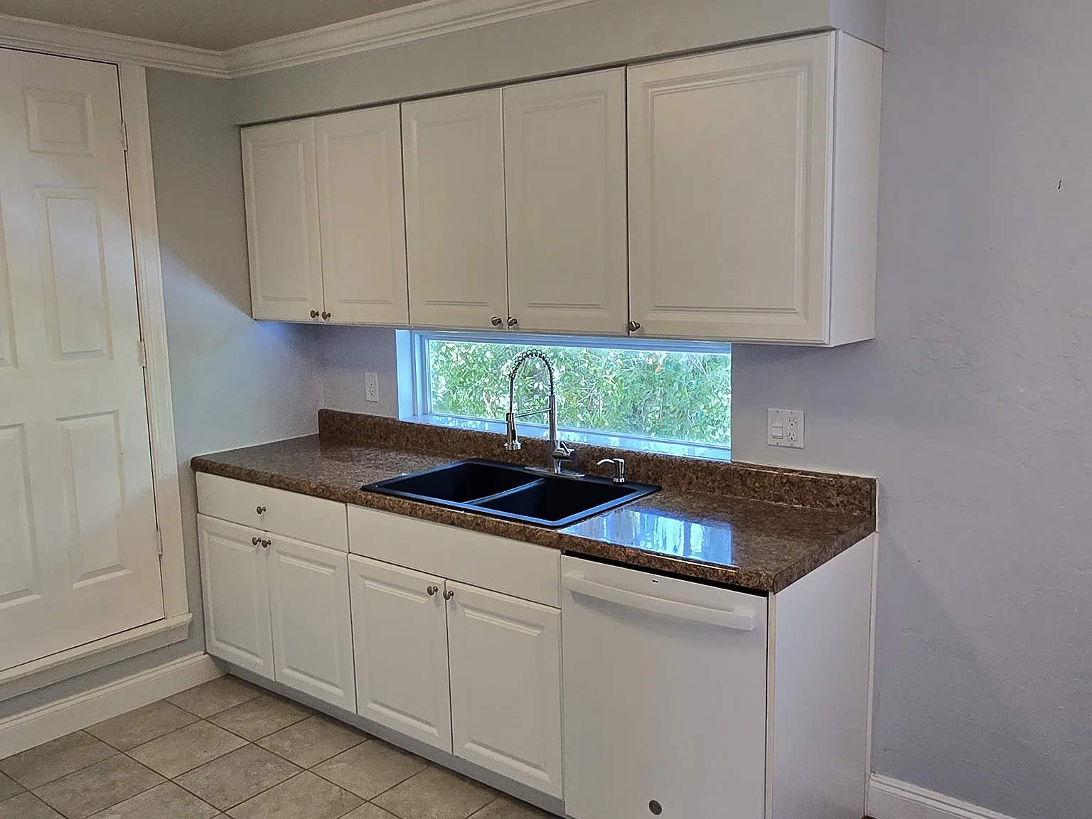 3 bed, 1200 sqft, $1,700 — Photo 4