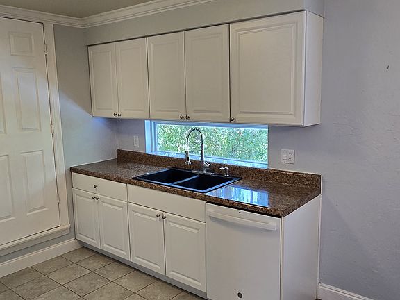 4th image of 8442 Trillium Rd