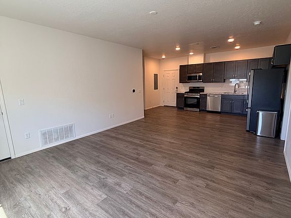 4th image of 1650 E Ponderosa Pkwy #319