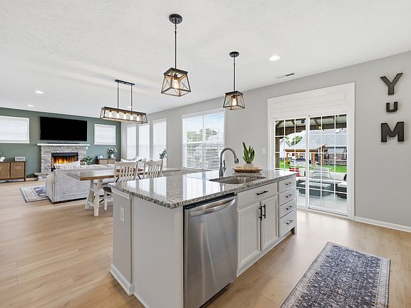 4th image of 2373 Somerset Cir