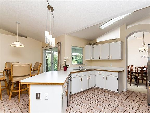 5th image of 778 Lake Como Dr