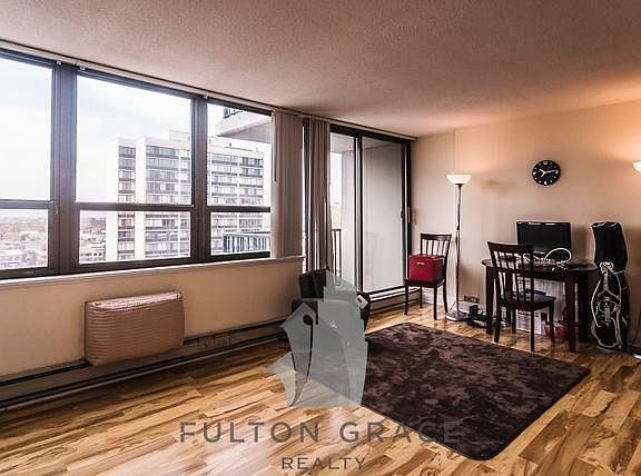 5th image of 2740 N Pine Grove Ave #15DJ