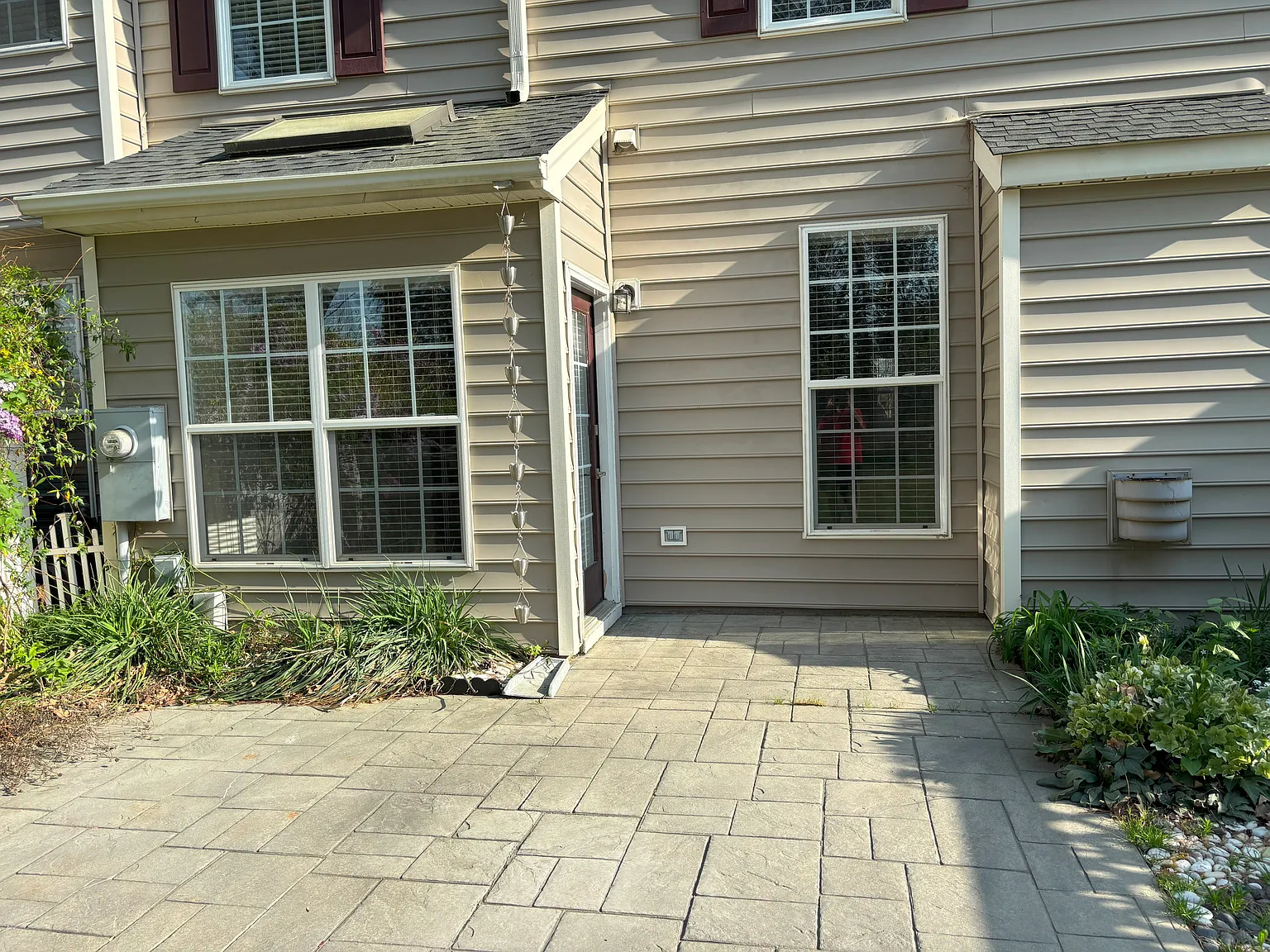 3 bed, 2531 sqft, $1,100 — Photo 2