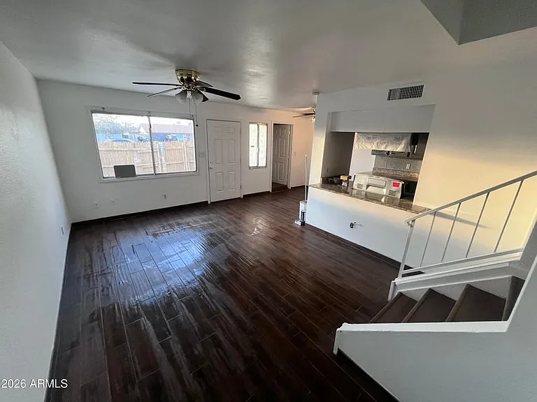 8426 N 34th Dr — Photo 2