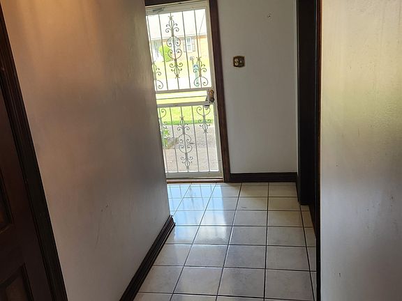 3rd image of 2469 Boysenberry St