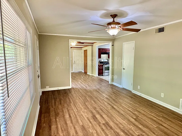 804 Hillman St — Photo 11
