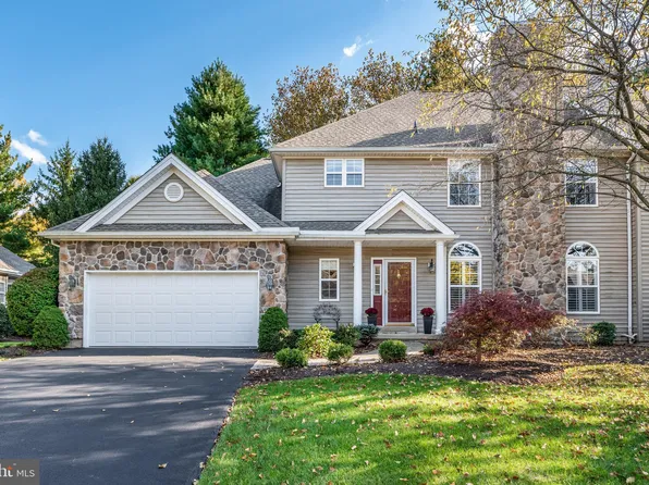 65 Foxcroft Ln, Phoenixville, PA 19460