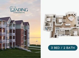4100 S Lake Dr #319, Saint Francis, WI 53235