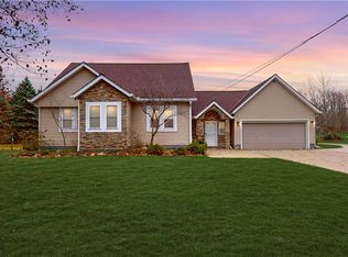 2761 Oak St, Willoughby Hills, OH 44094