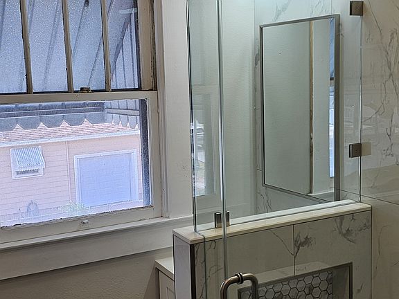 5th image of 471 9th Ave N #4