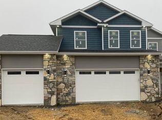 3808 Joyce Ln, Davenport, IA