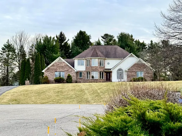 6517 Mountview Ct, Brighton, MI 48116