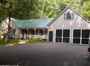 6 Middle Rd, Oakland, ME 04963