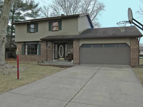 51723 E Gatehouse Dr, South Bend, IN 46637