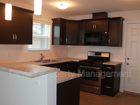 3rd image of 1315 Adamson Dr SW #1