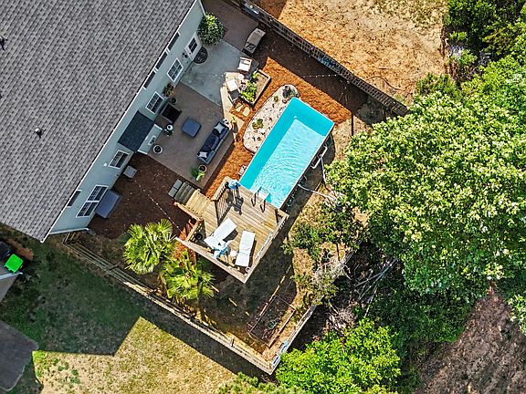 4th image of 141 Jasper Point Dr