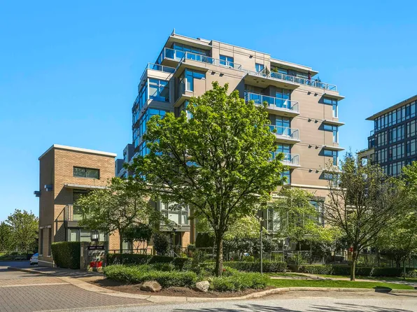 9298 University Cres #402, Burnaby, BC V5A 4X8