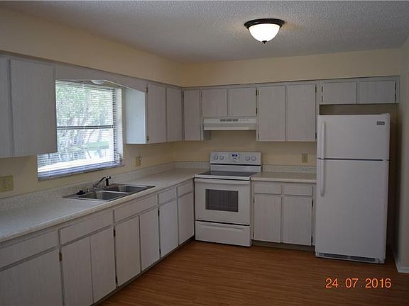 5th image of 1064 Loch Haven Dr N