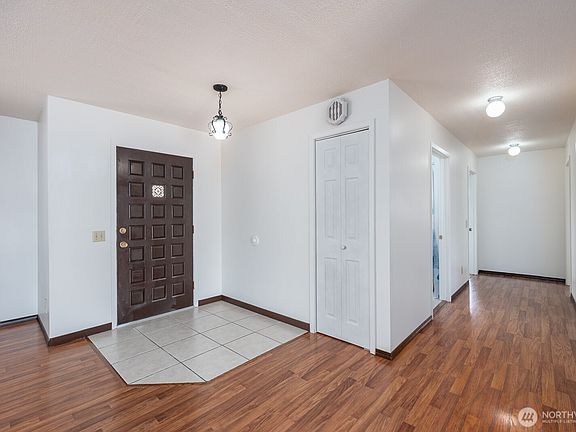 3rd image of 530 W Crest