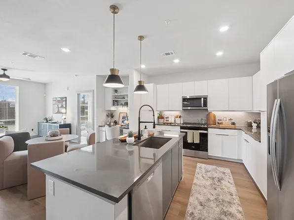 Heights at 1520 Apartments