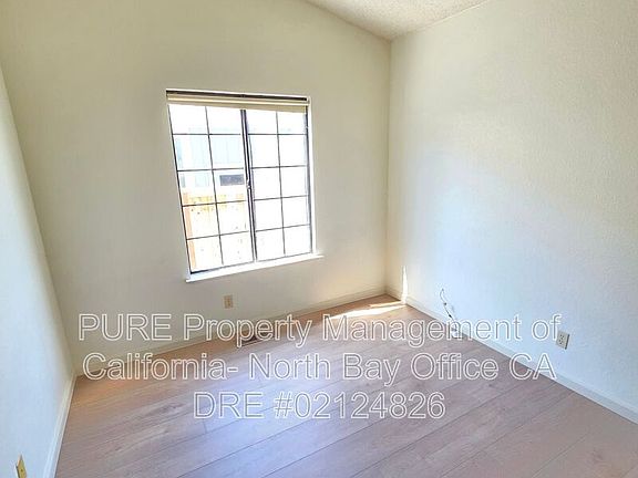 5th image of 869 Maria Dr
