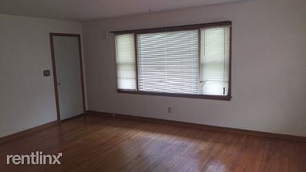 3rd image of 3329 Darwood Dr
