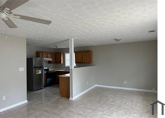 3 bed, 1500 sqft, $2,500 — Photo 4