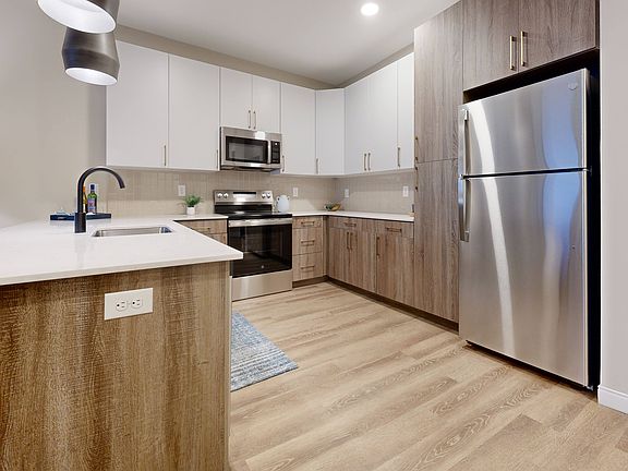 5th image of 140 S 4th St #424