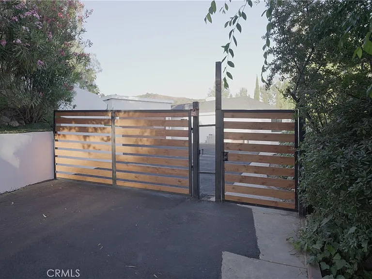 2600 Topanga Skyline Dr — Photo 14